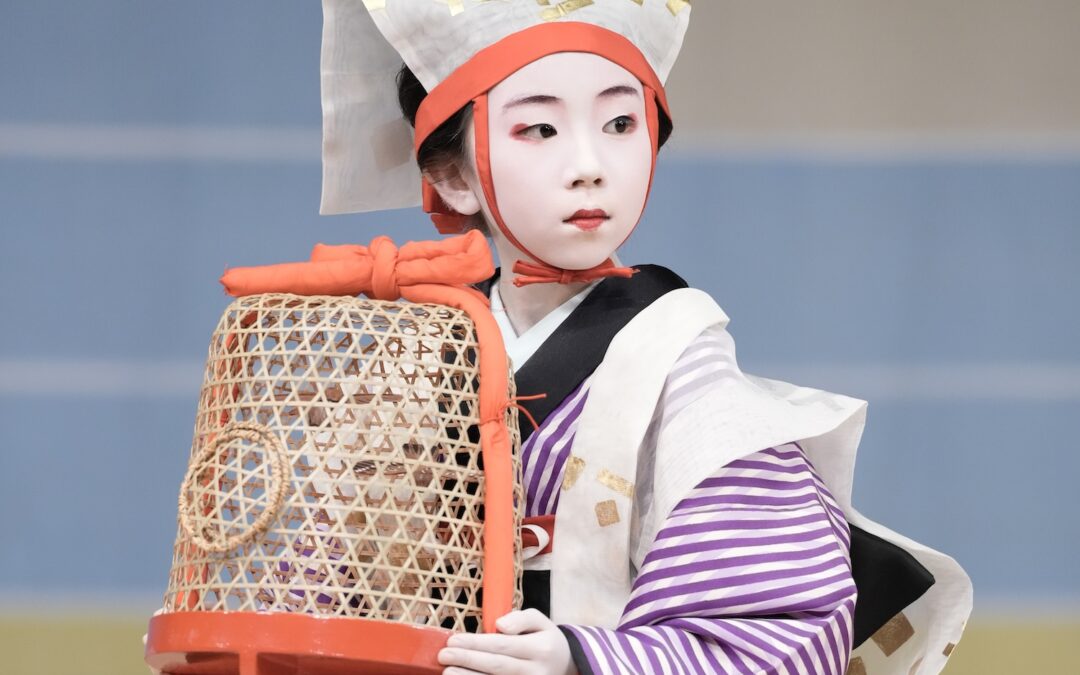 【全てを力に。】子供舞踊塾塾生エッセイ 輝く舞台写真とともに